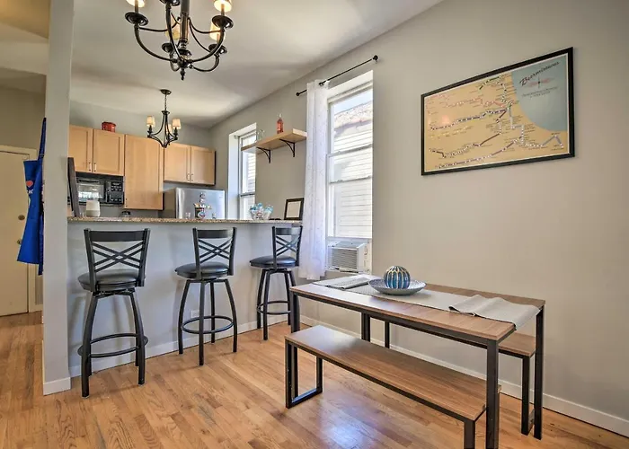 Appartement Elegant Retreat With Spacious Balcony! Chicago