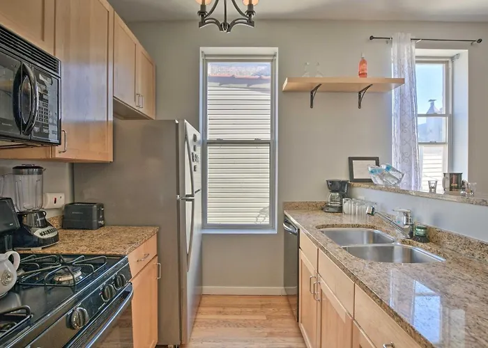Appartement Elegant Retreat With Spacious Balcony! Chicago