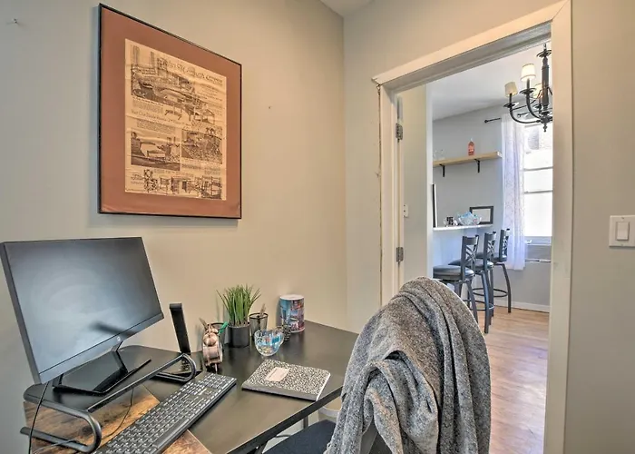 Appartement Elegant Retreat With Spacious Balcony!