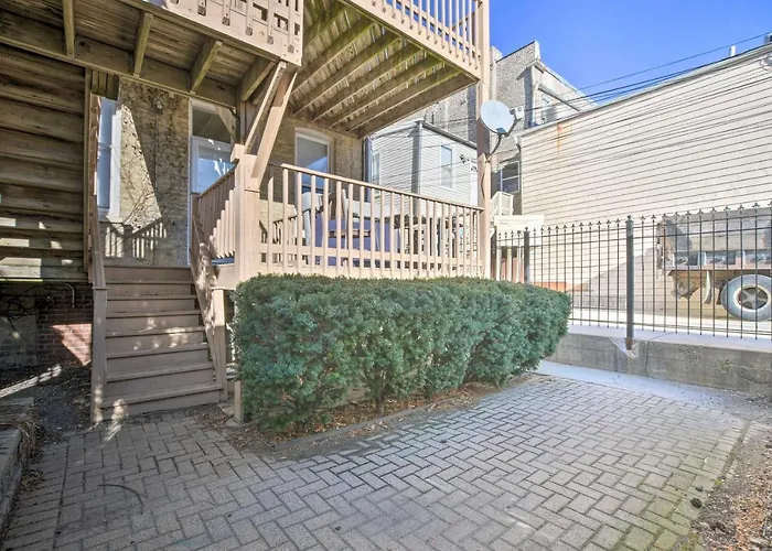 Elegant Retreat With Spacious Balcony!